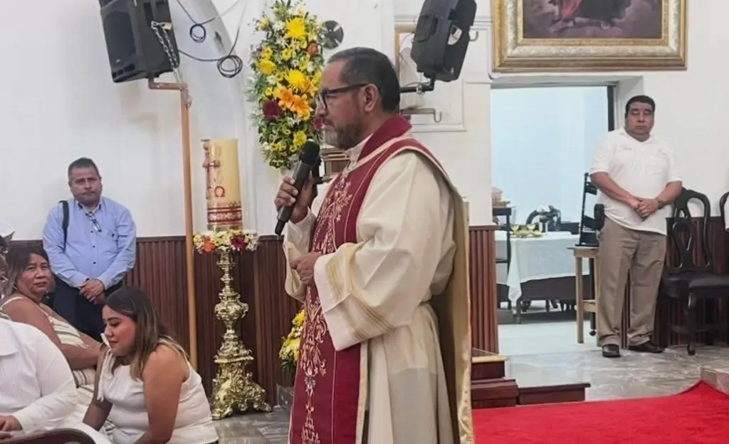 Imagen Continúan actividades religiosas por las fiestas de Santa Ana en Boca del Río 