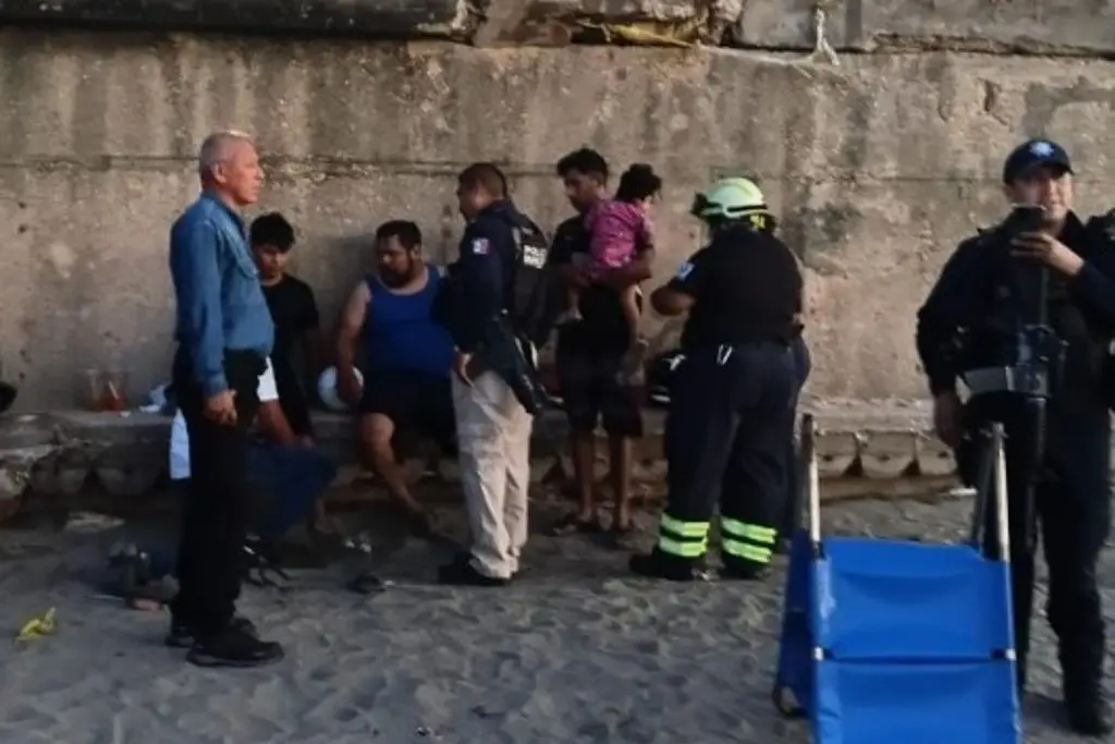 Imagen ¡De película! Así rescataron a 3 personas en el mar al sur de Veracruz  