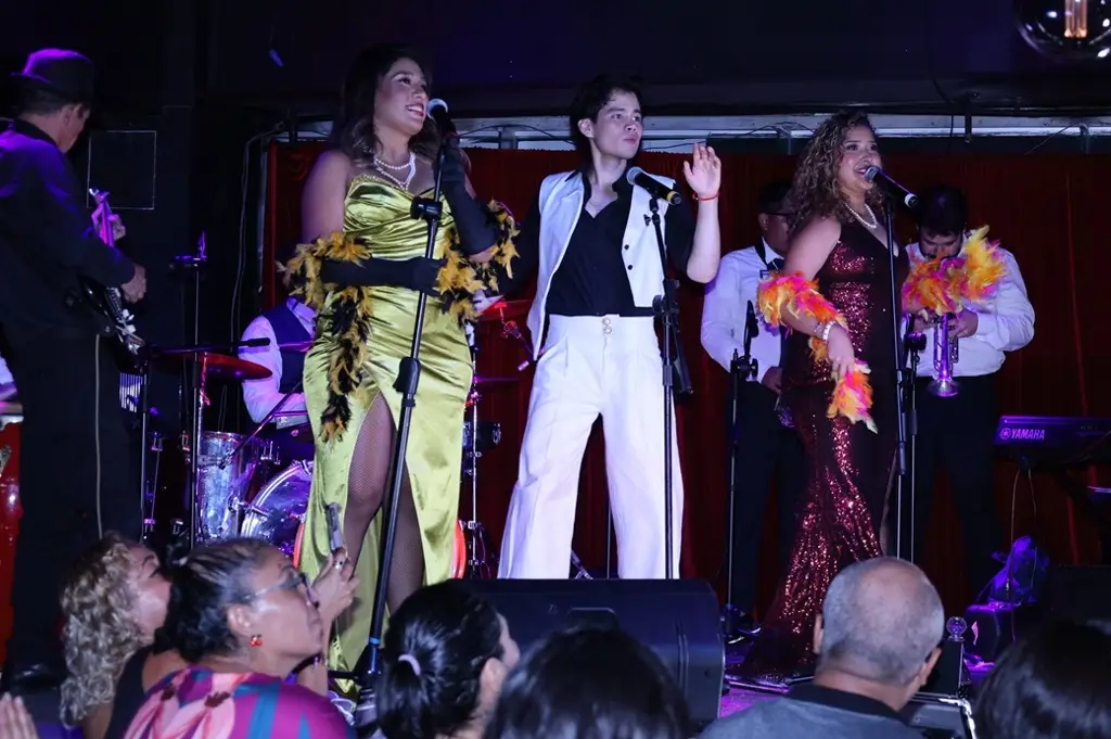 Imagen 'Noche de Cabaret 2' conquistó al público con un homenaje a los grandes clásicos del cabaret mexicano