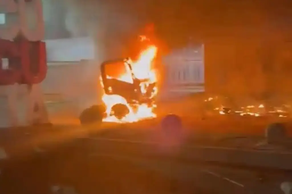 Imagen Explota camión bomba en Colombia a días del cambio de gobierno; hay 11 heridos 