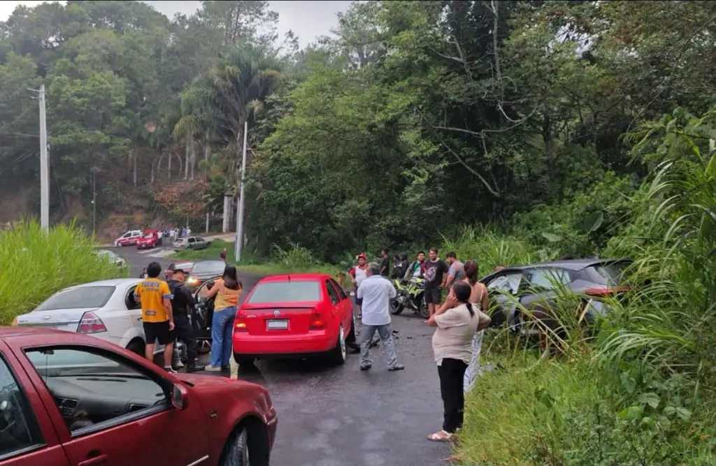 Imagen Choque provocó cierre de la carretera Huatusco–Totutla