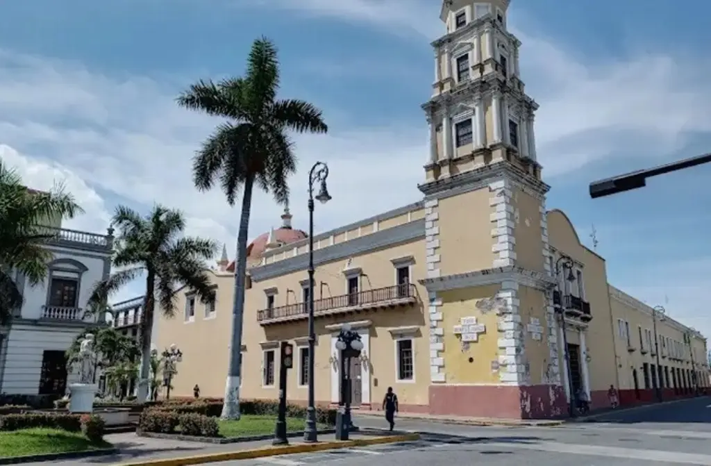 Imagen Alcaldesa gestiona apoyo de Asipona para obras y anuncia reparación de torre histórica