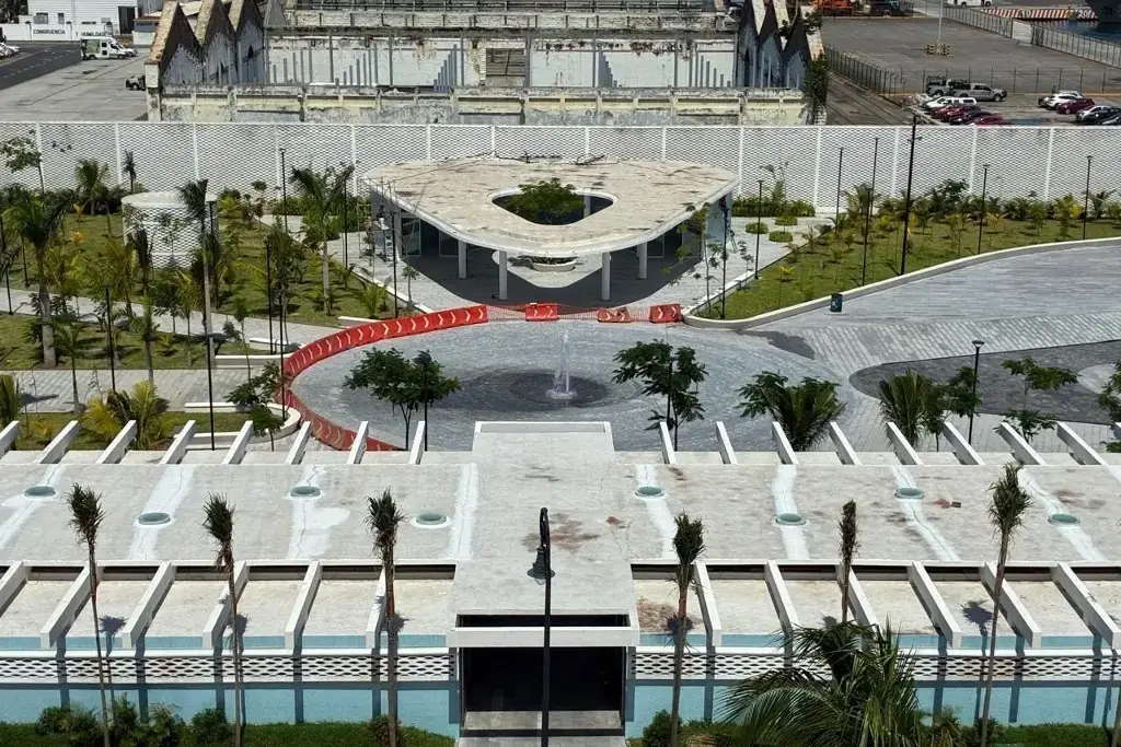 Imagen Muralla de Plaza Heroísmo Veracruzano seguirá en restauración ¿Cuándo estará lista?