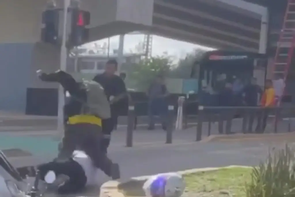 Imagen Motorepartidores cambian la ruta por el ring y 'nunca llegó la policía' (+Video)