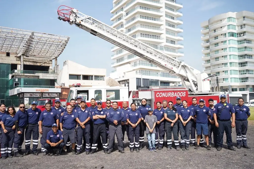 Imagen Bomberos conurbados abren sus puertas al público con exhibición de vehículos