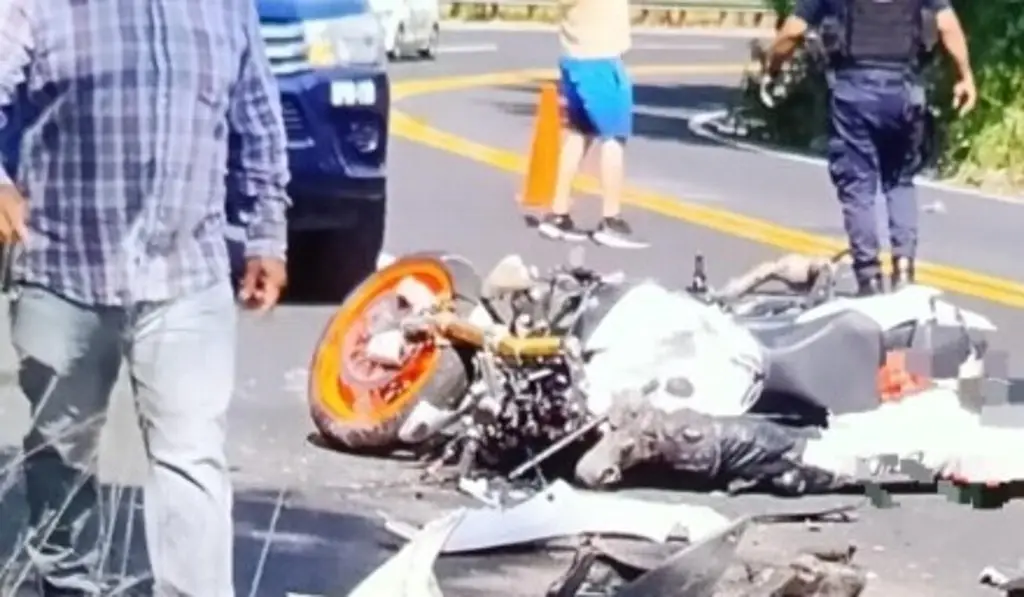 Imagen Identifican a motociclista fallecido en trágico accidente en carretera de Veracruz 
