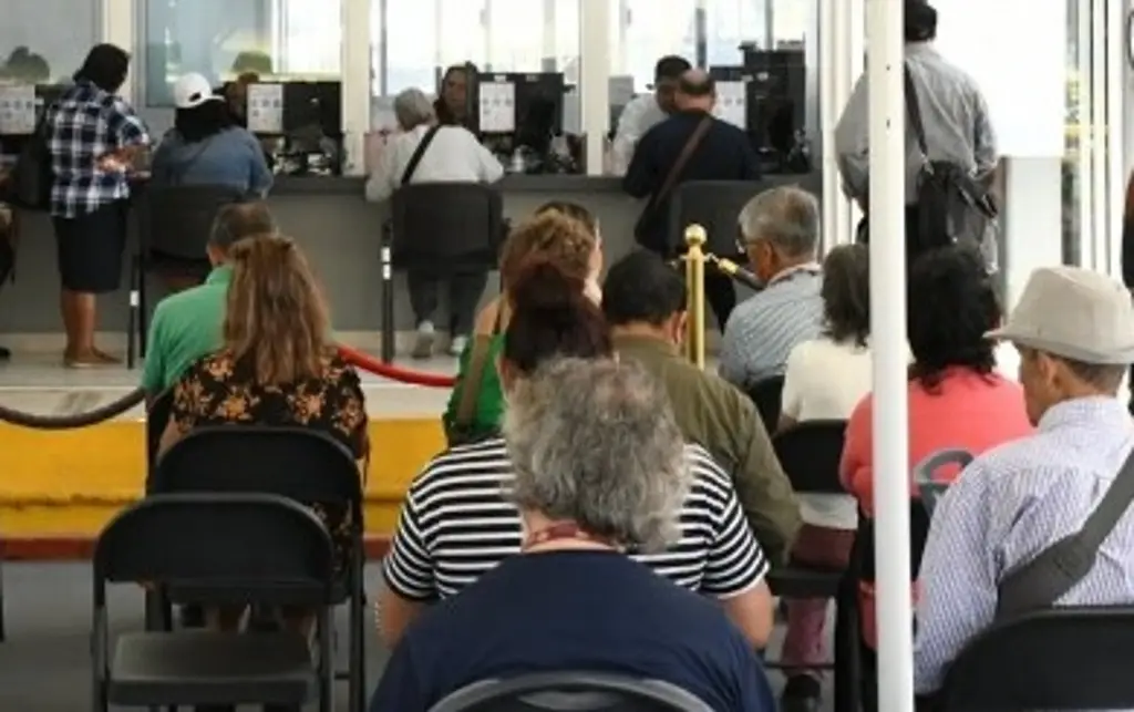 Imagen IPE entrega 347 préstamos en primer día de reanudación del programa en Xalapa