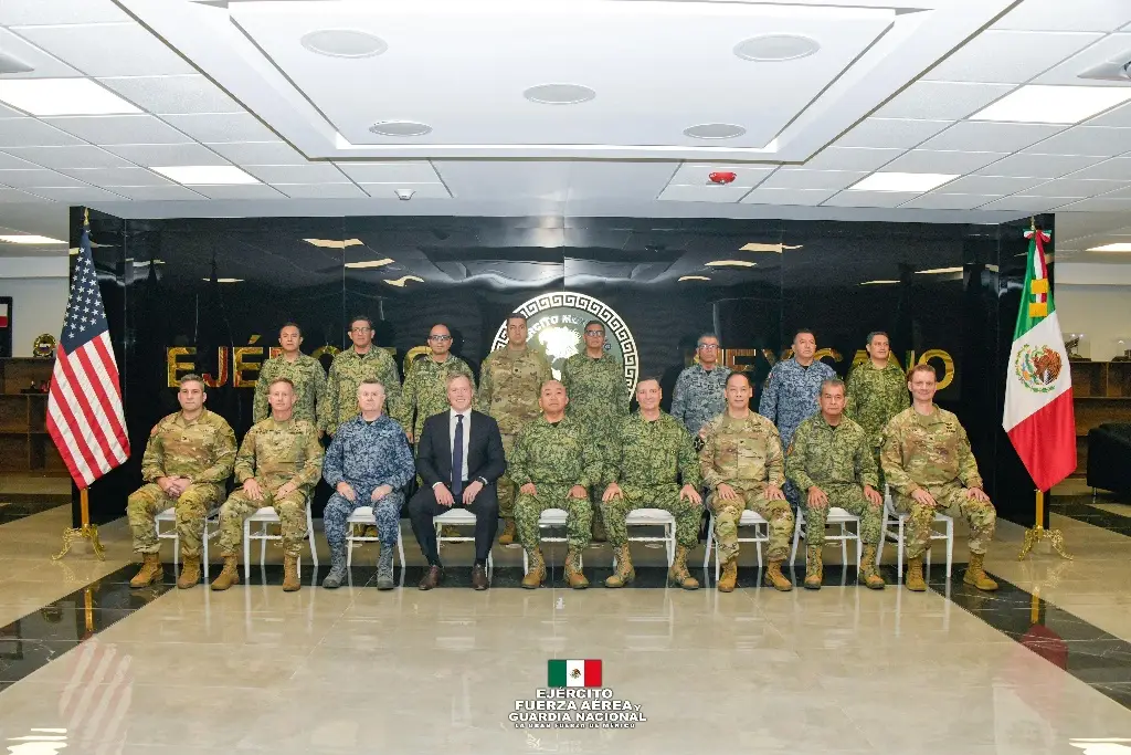 Imagen Secretario del Ejército de EU visita a Comandante del Ejército Mexicano