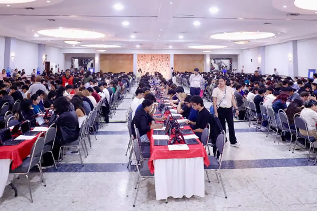 Imagen UNAM inicia primera ronda de examen presencial tras irregularidades 