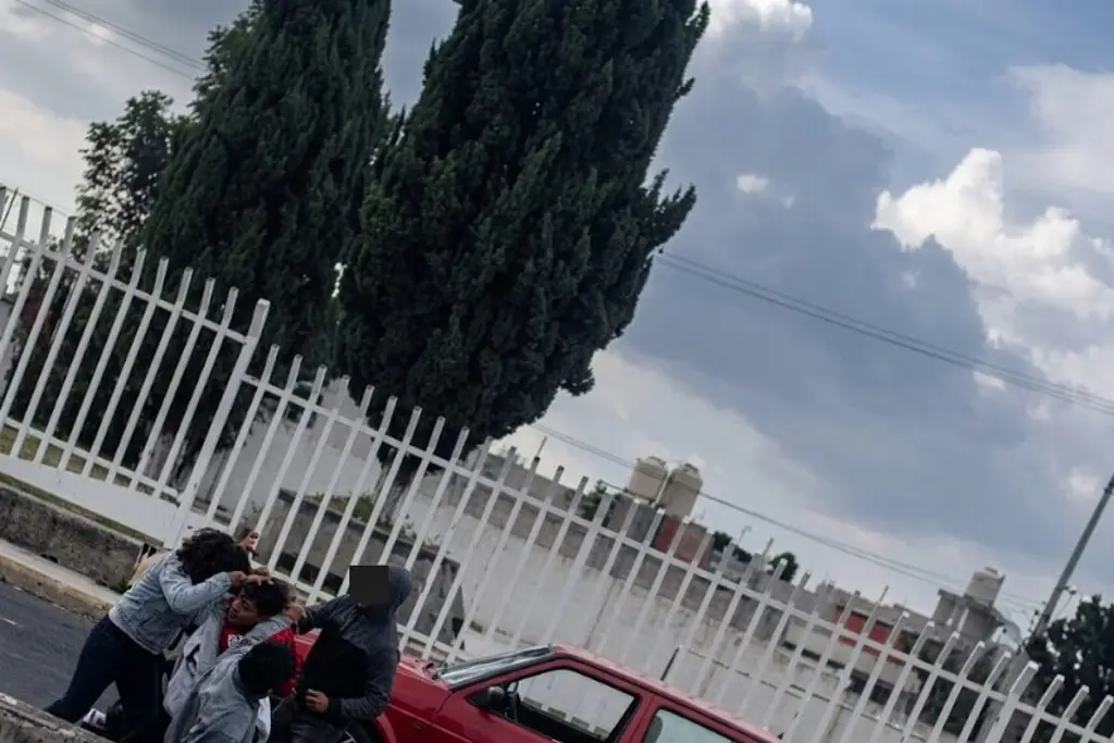 Imagen Adulto mayor agrede a batazos a varias mujeres, 'en pleito de familias' (+Video)