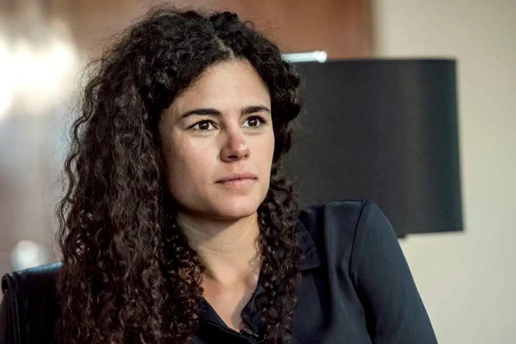 Imagen Luisa Alcalde presenta lista de periodistas y políticos que difunden mensajes contra 4T