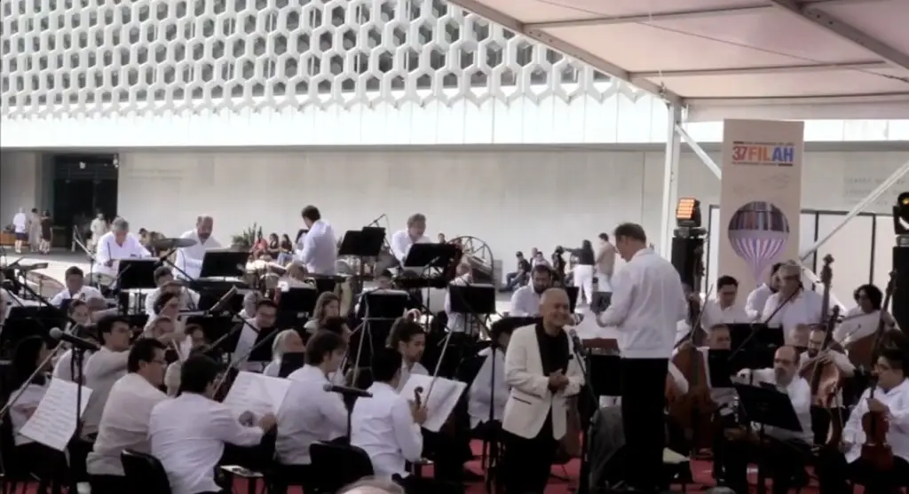 Imagen Escucha a Javier Camarena, OSX y Tlen-Huicani en Feria Internacional, aquí  (+Video)