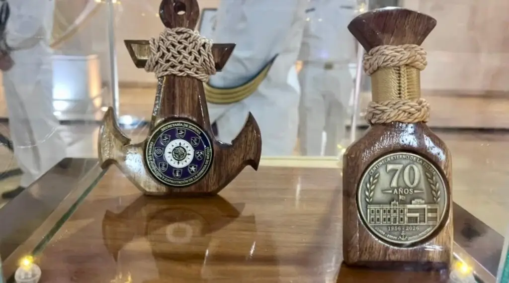 Imagen Armada de México celebra 70 años del CEFCAM con moneda conmemorativa en Veracruz