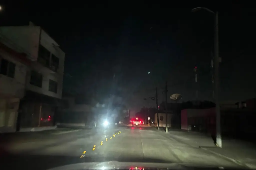 Imagen Apagón en fraccionamiento Virginia de Boca del Río 