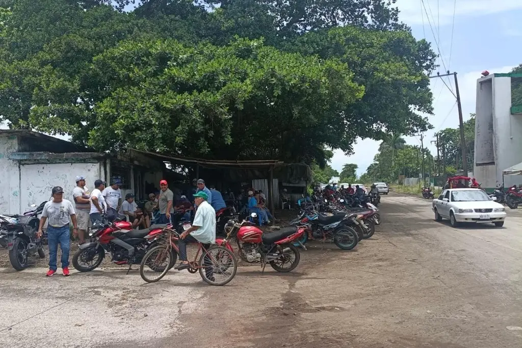 Imagen El cierre ya les pega: obreros del Ingenio de Lerdo de Tejada mantienen la esperanza de volver a trabajar