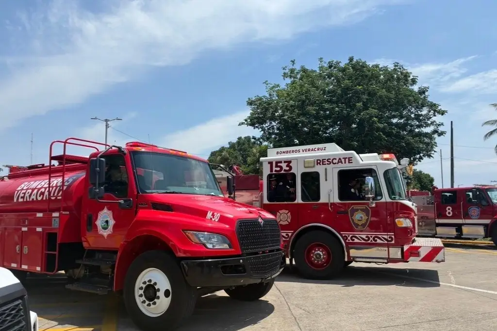 Imagen Bomberos de Veracruz amplían su capacidad de respuesta con nuevas unidades