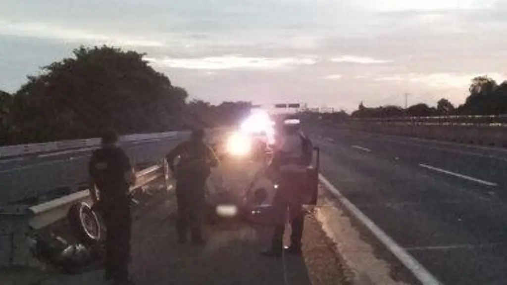 Imagen Incendio causa cierre en esta carretera de Veracruz. Precaución