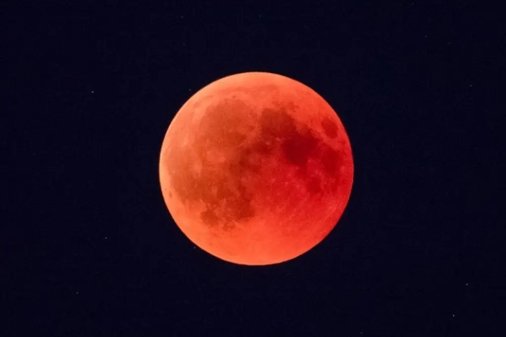 Imagen La Luna se pintará de rojo: ¿Cuándo y a qué hora se verá el eclipse en México?