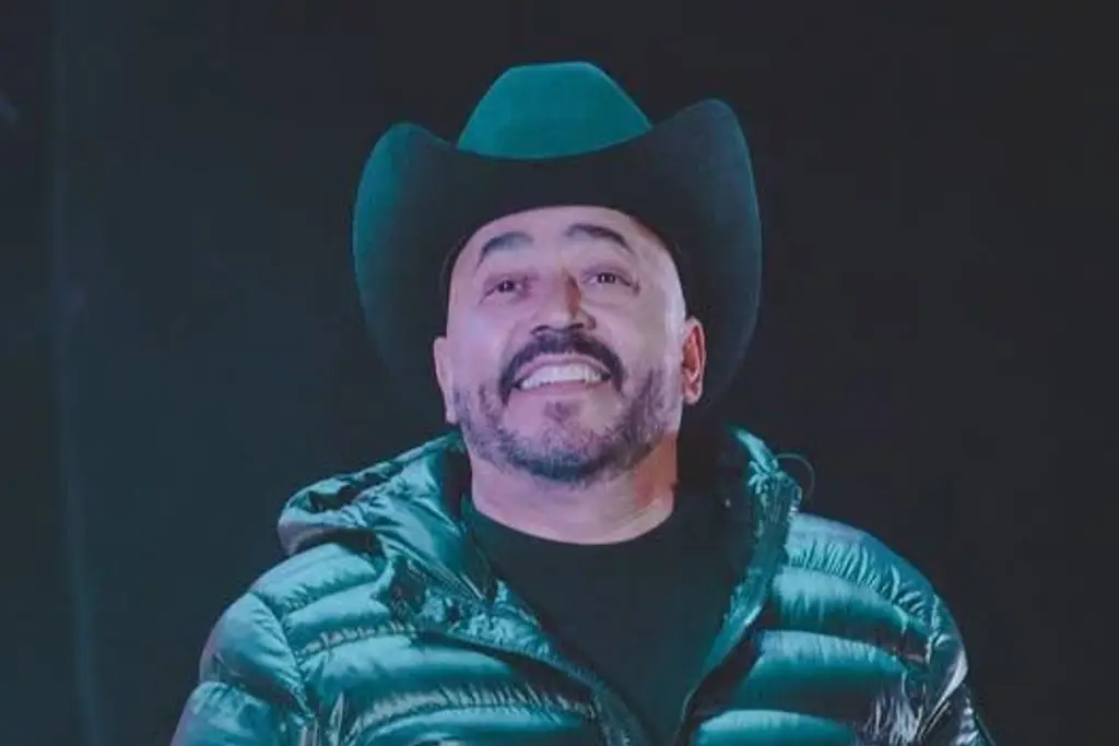 Imagen Lupillo Rivera, bajado del escenario. Revelan por qué fue (+Video)