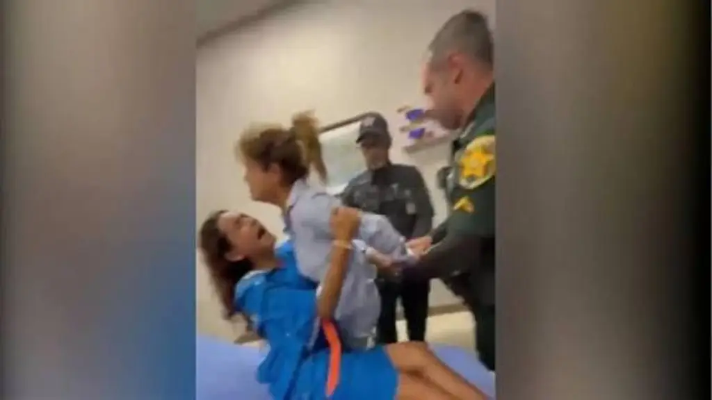 Imagen Indigna detención de madre y su hija por ICE tras accidentarse (+Video)