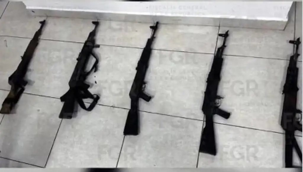 Imagen Vinculan a proceso de 26 personas detenidas con arsenal en Sinaloa 