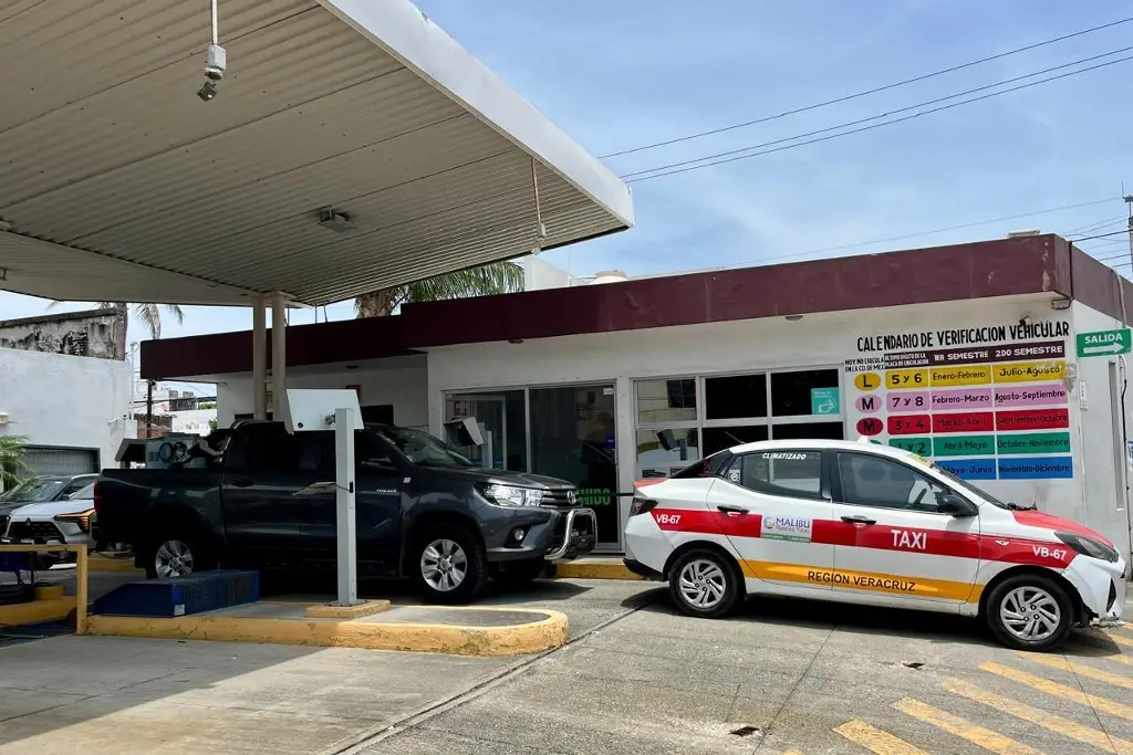 Imagen ¿Cuándo te toca o te tocaba verificar tu auto en Veracruz? Filas aumentan