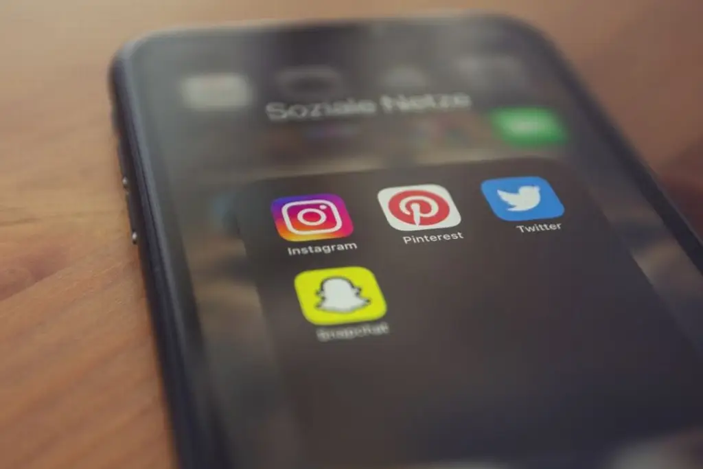 Imagen Cómo descargar contenido de redes sociales al teléfono para verlo sin conexión