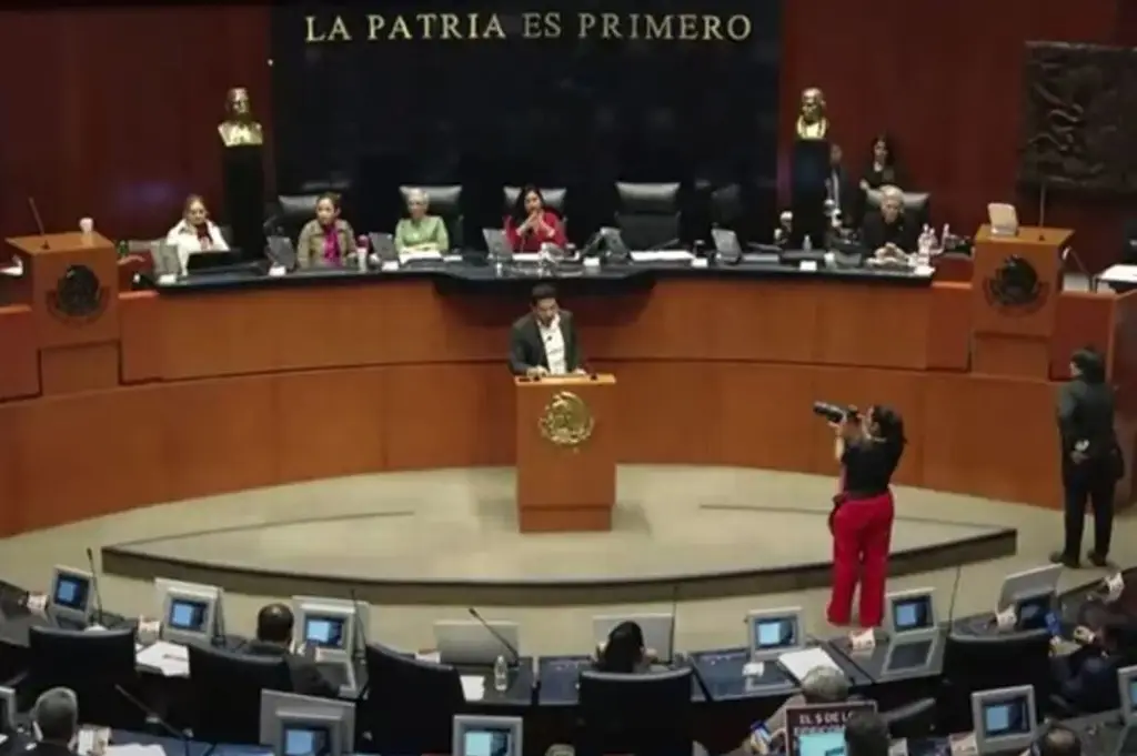 Imagen Veracruzano está en la terna para dirigir el Senado de la República