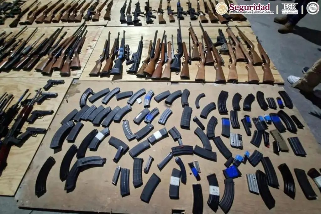 Imagen Aseguran 210 armas ocultas en semirremolques en Nuevo León; las traían desde Texas