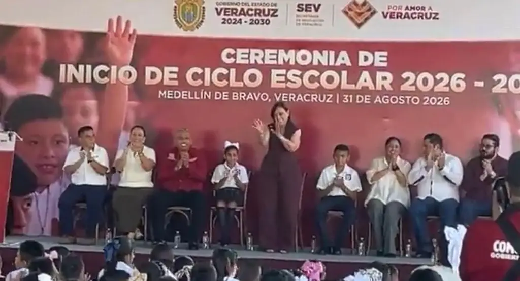 Imagen Rocío Nahle da inicio al ciclo escolar 2026-2027 desde Medellín de Bravo
