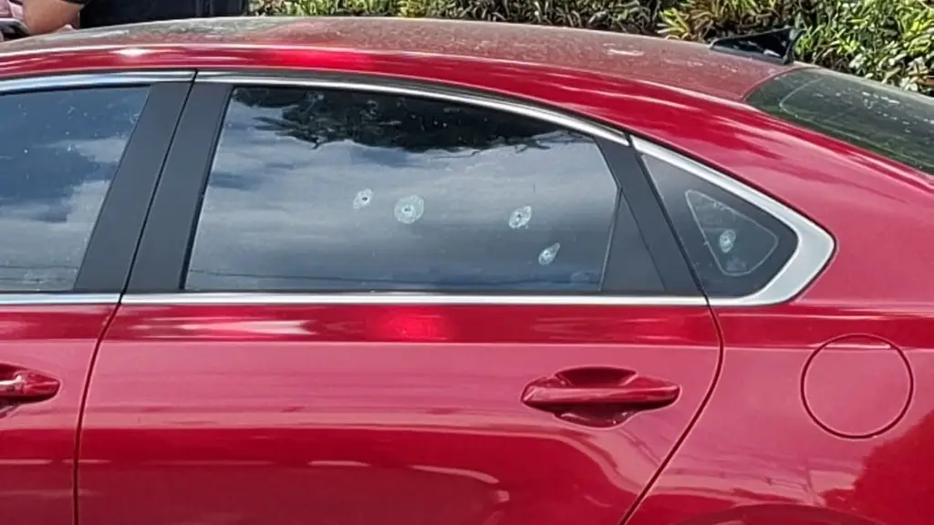 Imagen Balean auto a profesora en primer día de clases. Padres de familia corrieron por sus hijos