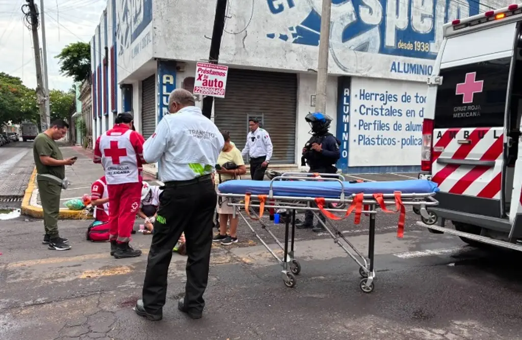 Imagen Iba al trabajo para pagar la universidad de su hija... pero un minuto le cambió la vida