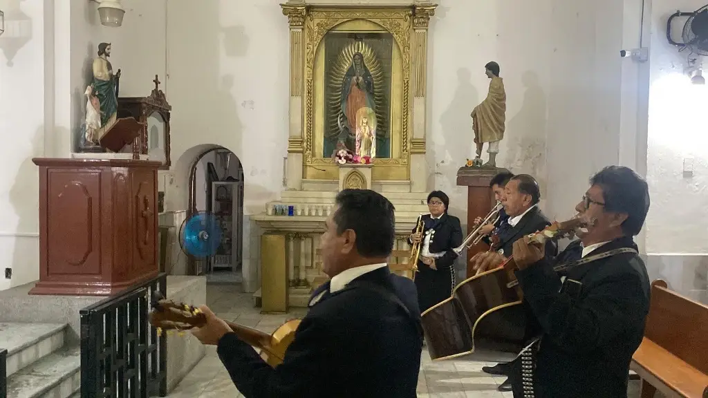 Imagen Mañanitas, mariachi y una historia de siglos: así festejan al Santo Cristo del Buen Viaje En Veracruz 