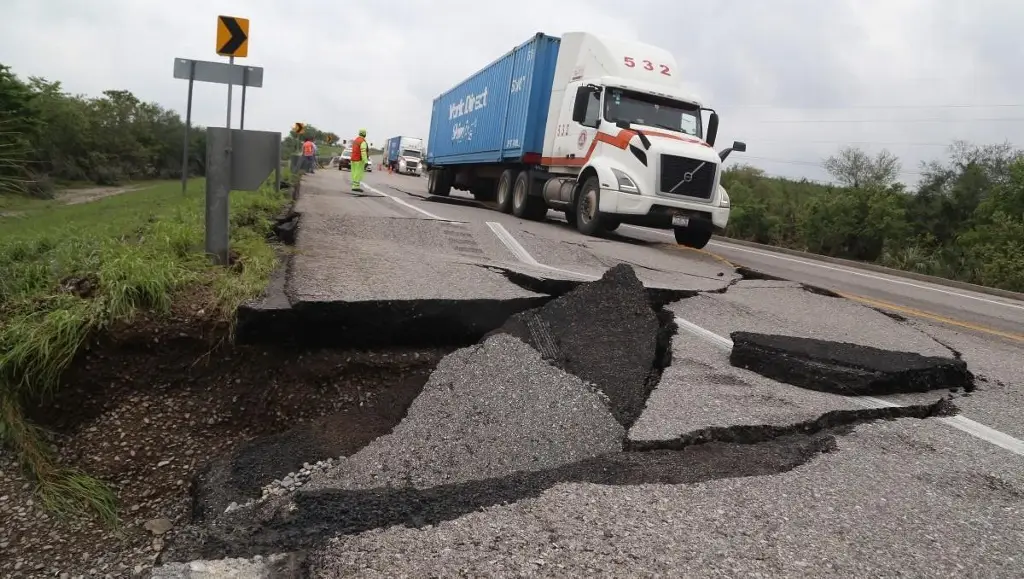 Imagen De obra insignia a foco rojo: reportan estos daños en autopista Mante-Tula (+Video)