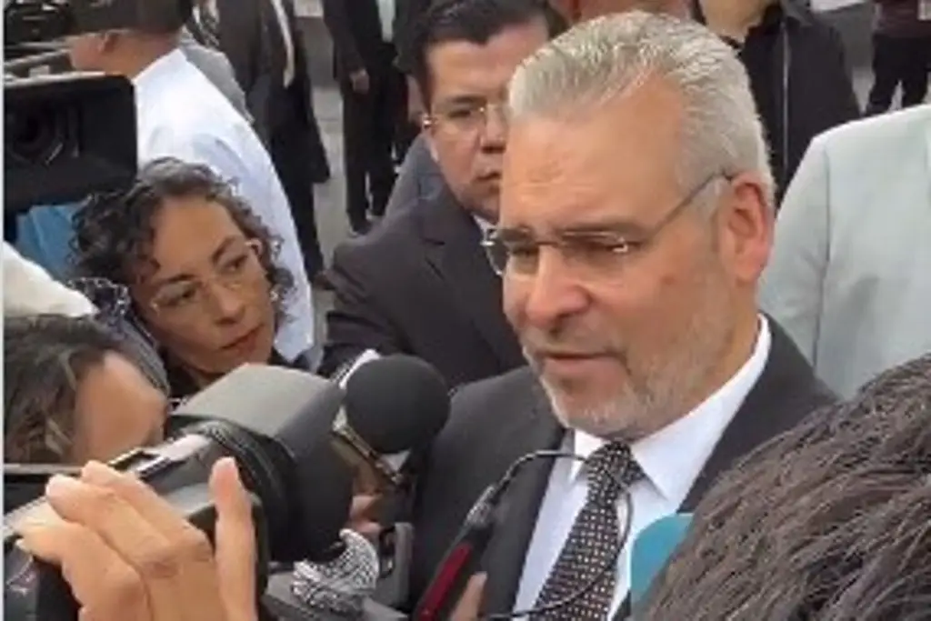Imagen ¿Qué opina Bedolla de Carlos Torres Piña como defensor de Morena en Michoacán?