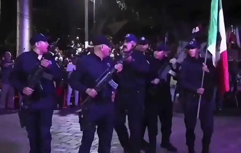 Imagen Policías se confunden y protagonizan divertido momento (+Video)