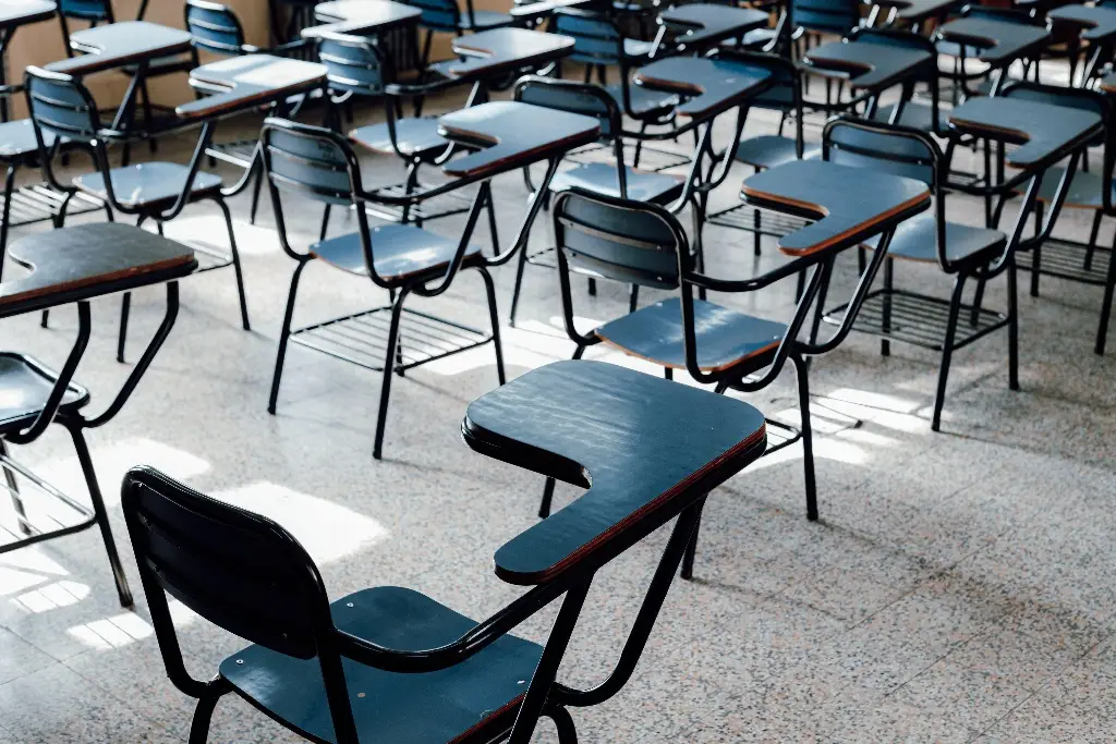 Imagen Revisan escuelas de Veracruz, detectan grietas y falta de mantenimiento 