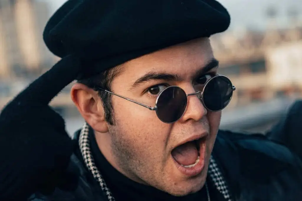 Imagen Así le 'perjudica' la polémica al cantautor Alex Syntek 