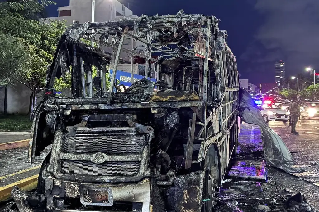 Imagen ¿Cómo evacuar de forma segura un camión que se incendia? Recomendaciones de Protección Civil