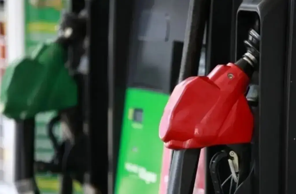 Imagen ¿Qué pasaría en México si EU frena exportaciones de diésel? Advierten presión en precios