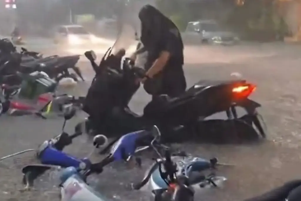 Imagen Lluvias torrenciales inundan Tailandia; dejan un turista desaparecido y más de 37 mil afectados (+Video)