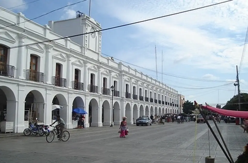 Imagen Toman control de la Policía Municipal de Juchitán; fuerzas federales desarman a agentes