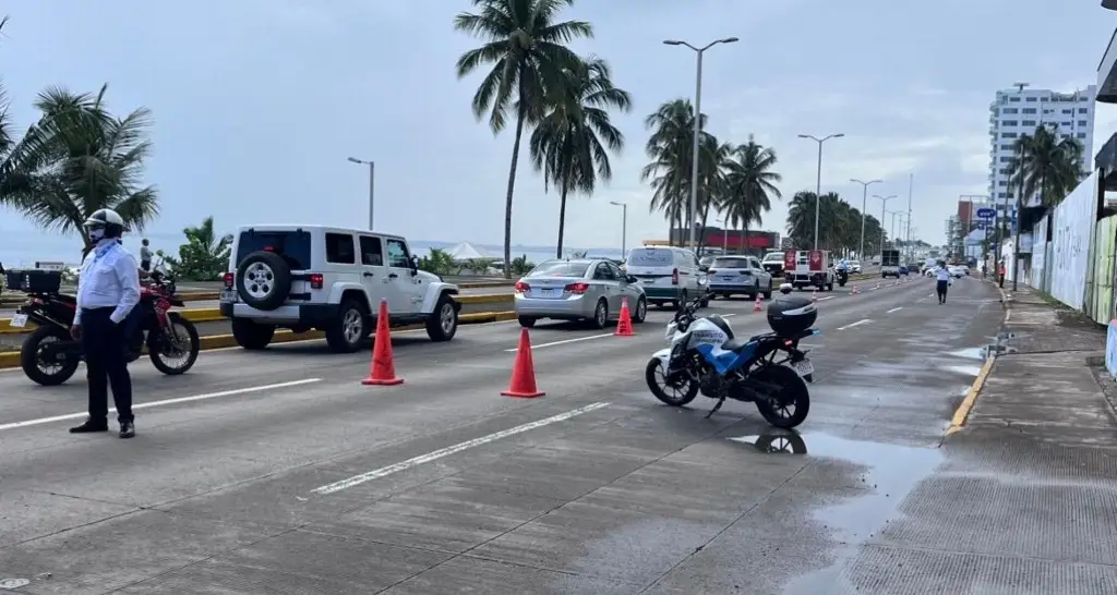 Imagen Cierran dos carriles en el bulevar Miguel Alemán y ya hay largas filas