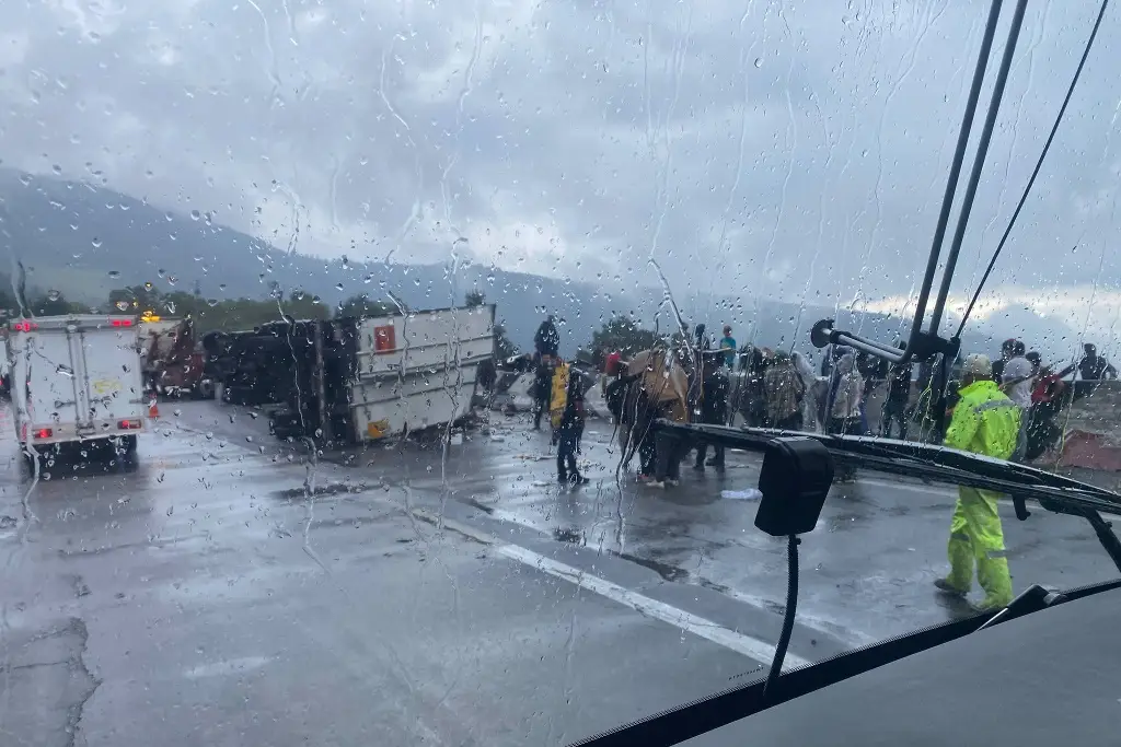 Imagen Paso complicado en las Cumbres de Maltrata por accidente; checa esta información