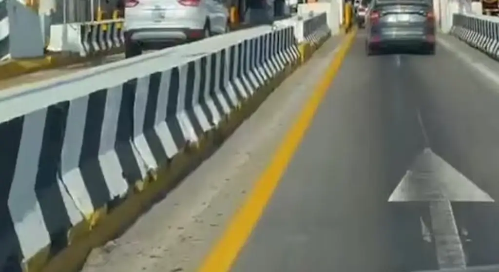 Imagen Reabren parcialmente autopista Acatzingo-Ciudad Mendoza tras accidente