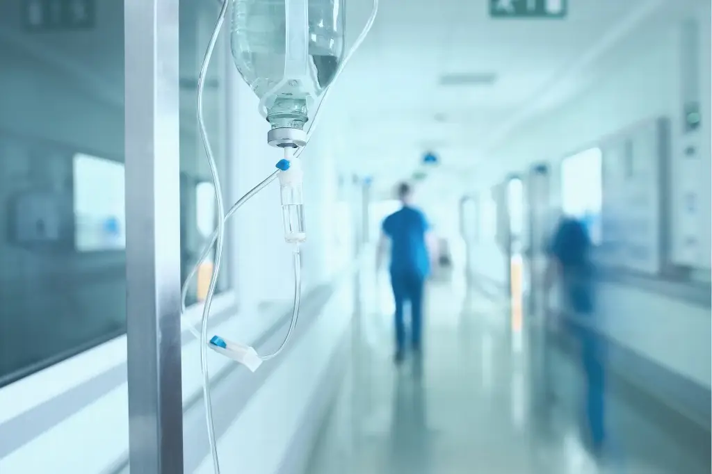 Imagen Hospitalizan a dos menores intoxicadas con presunto cristal en secundaria