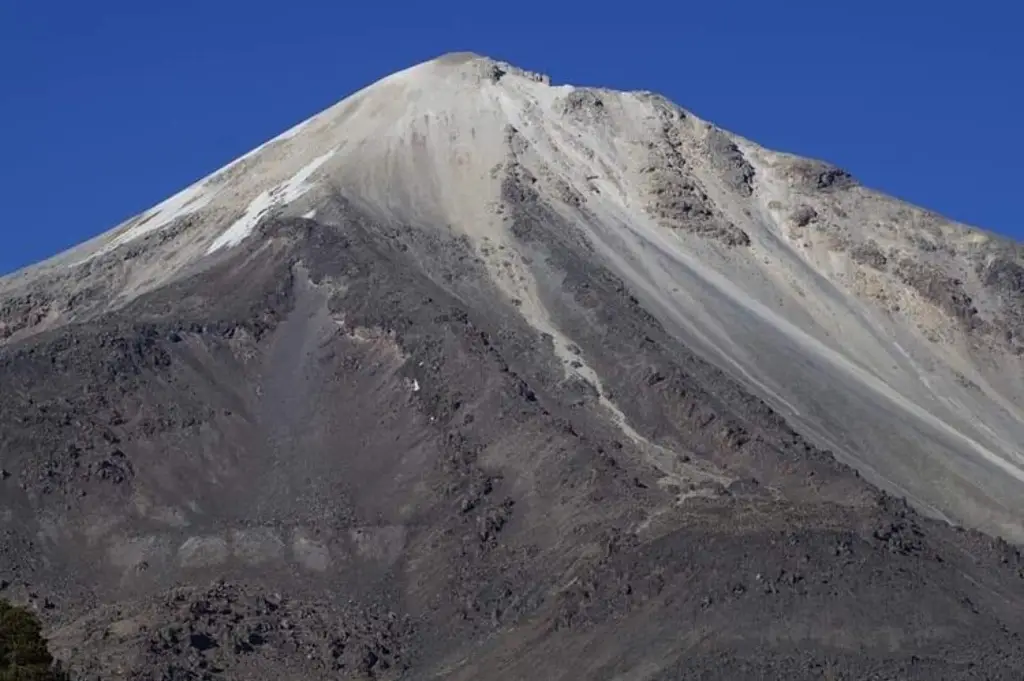 Imagen Preparan despedida para el último glaciar del Pico de Orizaba; ¿cuánto tiempo le queda?