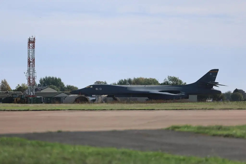 Imagen EU evacúa todos sus bombarderos de la base británica, tras presunto intento de atentado