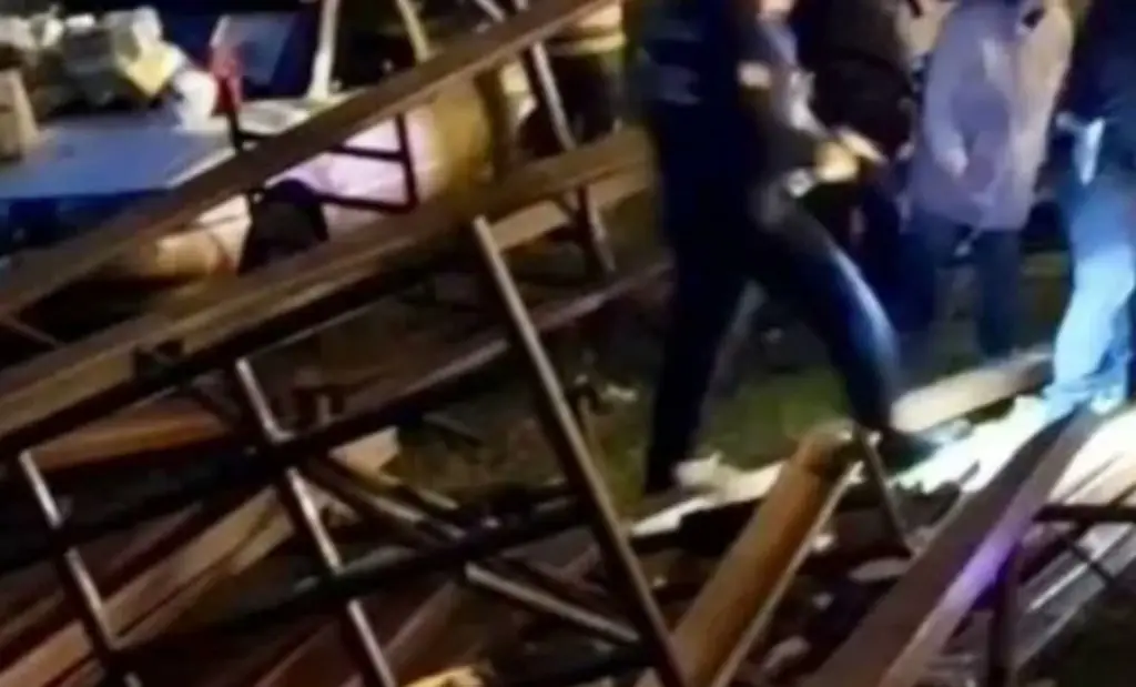 Imagen Se desploma grada durante jaripeo en Xochimilco; hay 12 lesionados (+Video)
