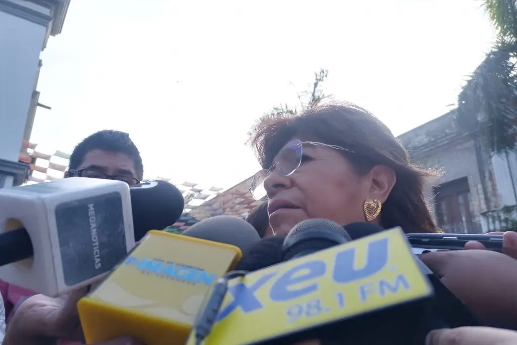 Imagen Ayuntamiento de Veracruz pide a UV agilizar constancias para beca de estudiantes